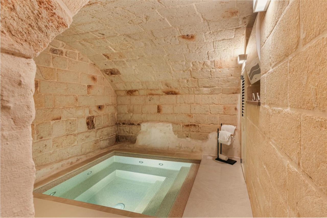 Exclusive - Suite Spa Con Idromassaggio Jacuzzi Фазано Экстерьер фото